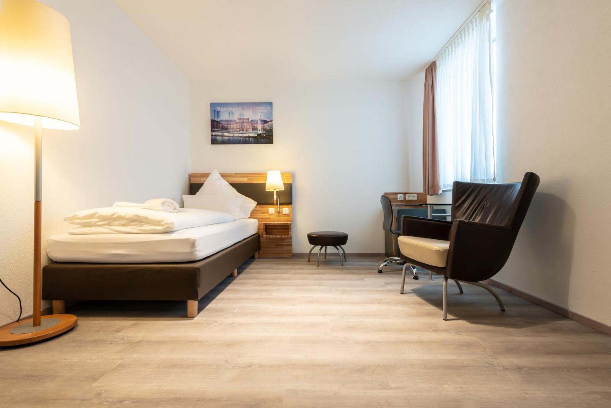 Hotel In Laisen Reutlingen Pokoj fotografie